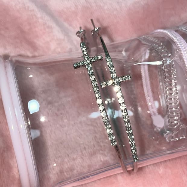 [새상품] y2k 갸루 큐빅 십자가 링귀걸이