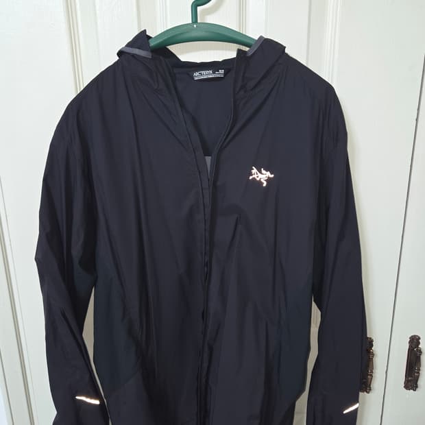 아크테릭스 바람막이 