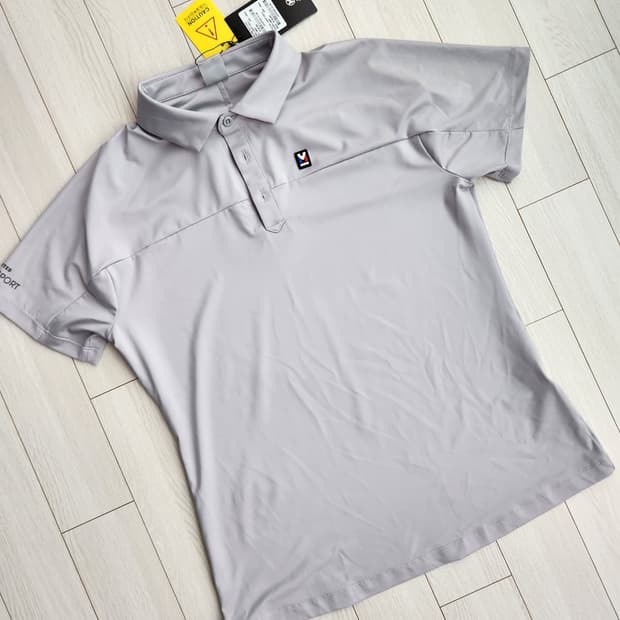 새상품)밀레 남성 반팔 폴로티 카라티 그레이 사이즈L

오염 하자없이 깨
