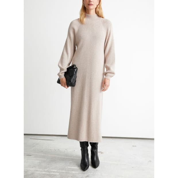 앤아더스토리즈 모크넥 롱 니트 원피스