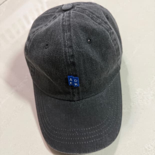 아더에러 시그니피컨트 TRS 태그 캡 01 차콜