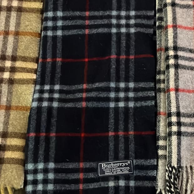 버버리 체크 네이비 머플러 