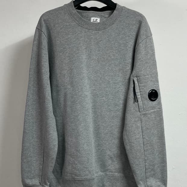 CP컴퍼니 그레이 렌즈 맨투맨 (on.165)  