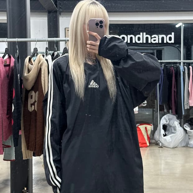 아디다스 블랙 컬러 웜업 브이넥 바람막이 긴팔티