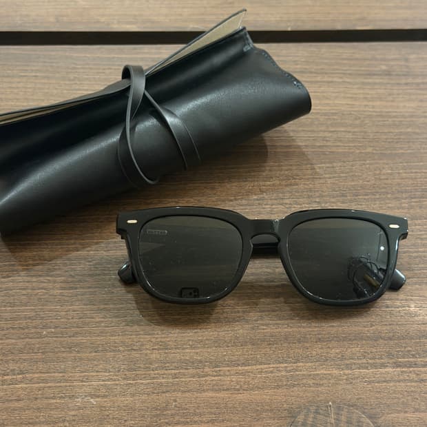 OLIVER PEOPLES(올리버 피플스) 블랙 스퀘어 선글라스