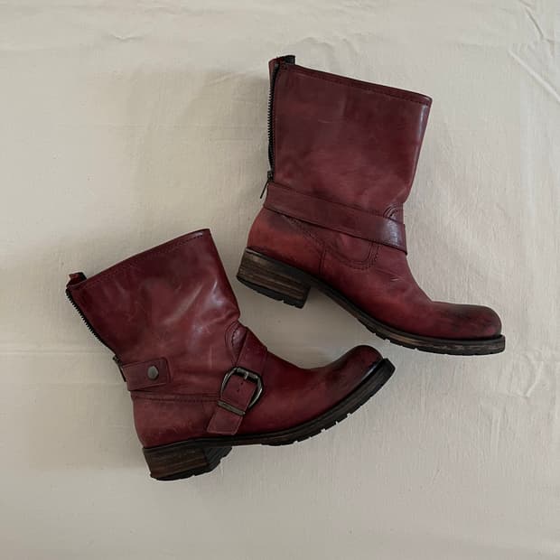 red engineer boots 