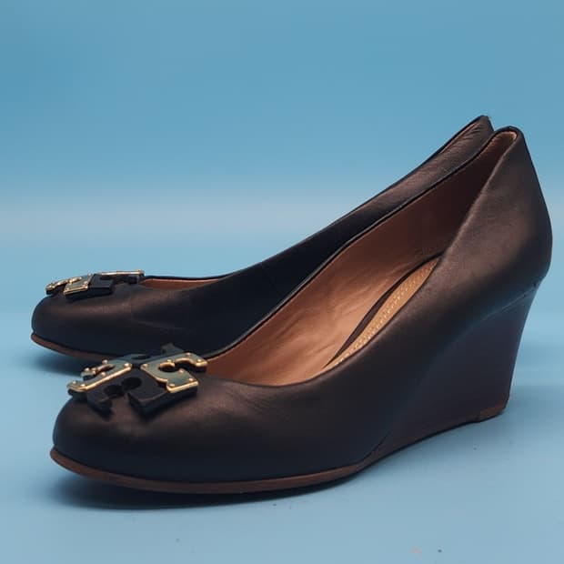 토리버치 블랙 골드 투톤 여성 웨지힐 6 230 굽6