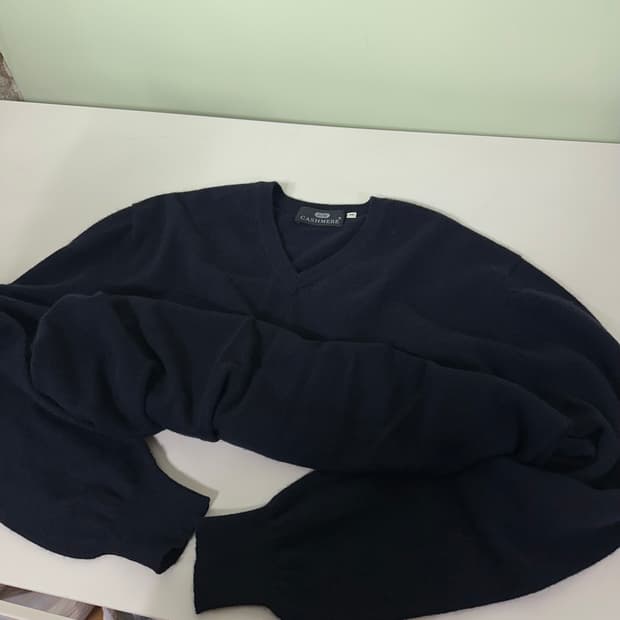 M 고비 GOBI 다크네이비 브이넥 캐시미어니트