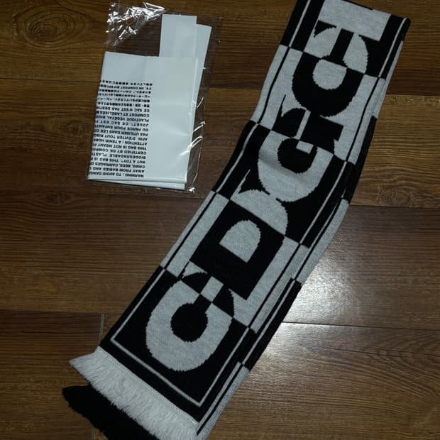 꼼데가르송 머플러