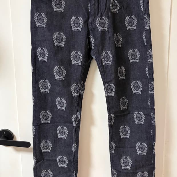 [32] 베르사체 메두사 흑청 데님진