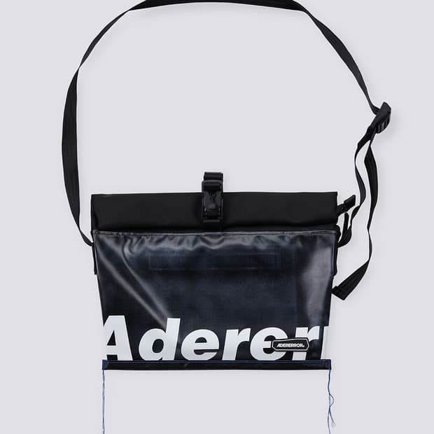 아더에러 트레이스 롤 백 크로스백 메신저백 가방
