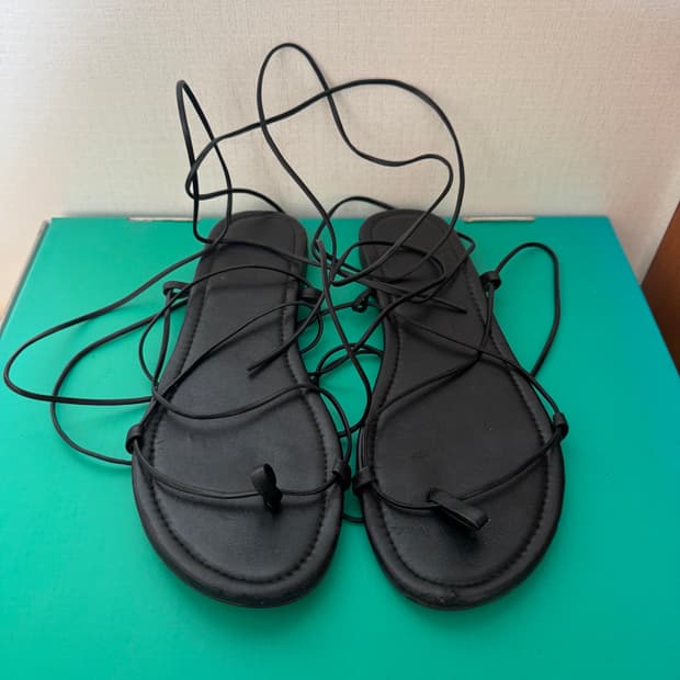 검정 스트랩 샌들 240