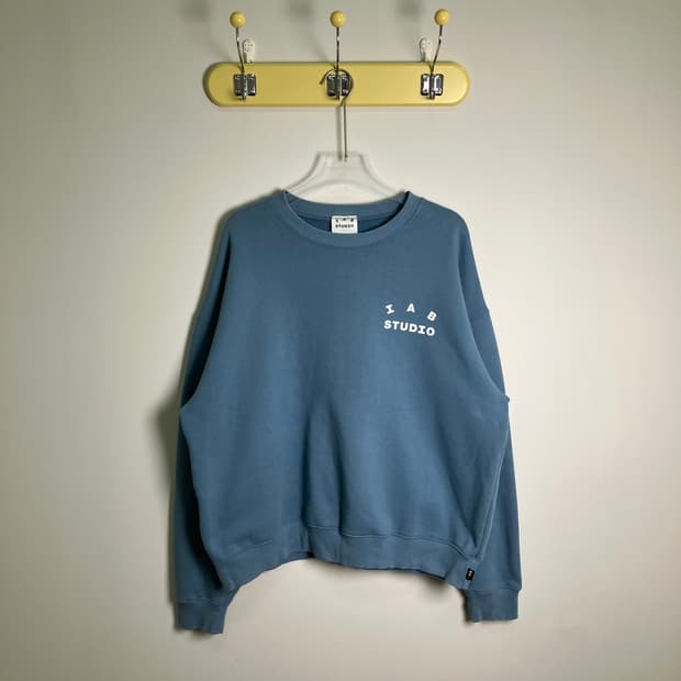 아이앱 스튜디오 스카이 블루 크루넥 맨투맨 L