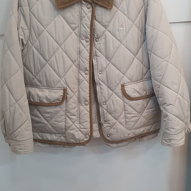 캉골 코듀로이 퀄팅점퍼M
상태좋은편이고
세탁다됨