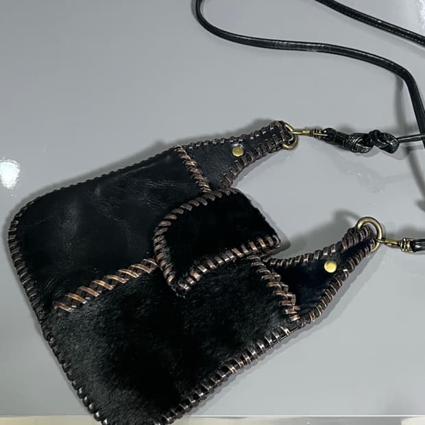 송치가죽 미니백