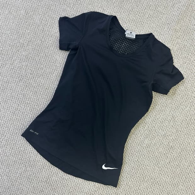 XS 나이키 드라이핏 기능성 반팔티 0415D