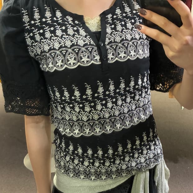 OS)Japanese vintage 여성 꽃 자수 블랙 나시