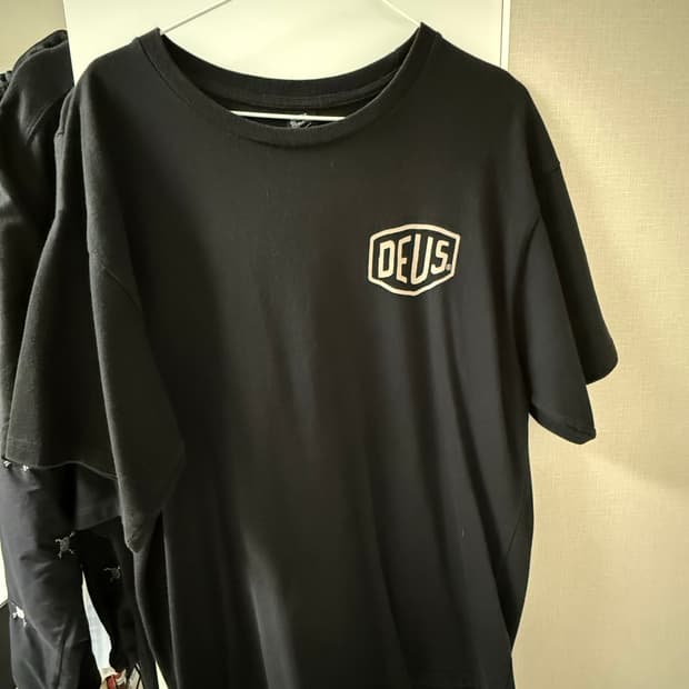 데우스 티셔츠 