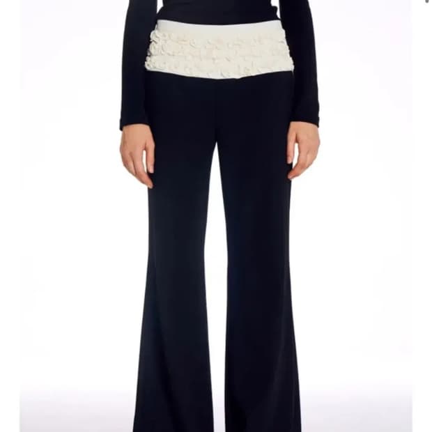 오운서 Lace Flower Icing Casual Pants