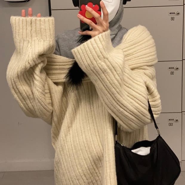 애옹쓰 오프숄더 니트 베이지