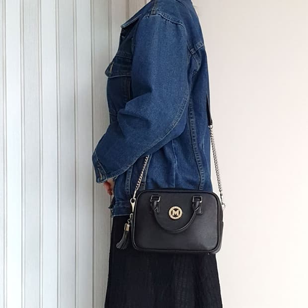 메트로시티 태슬장식 체인 사각 크로스백 중고 가방 은피아노