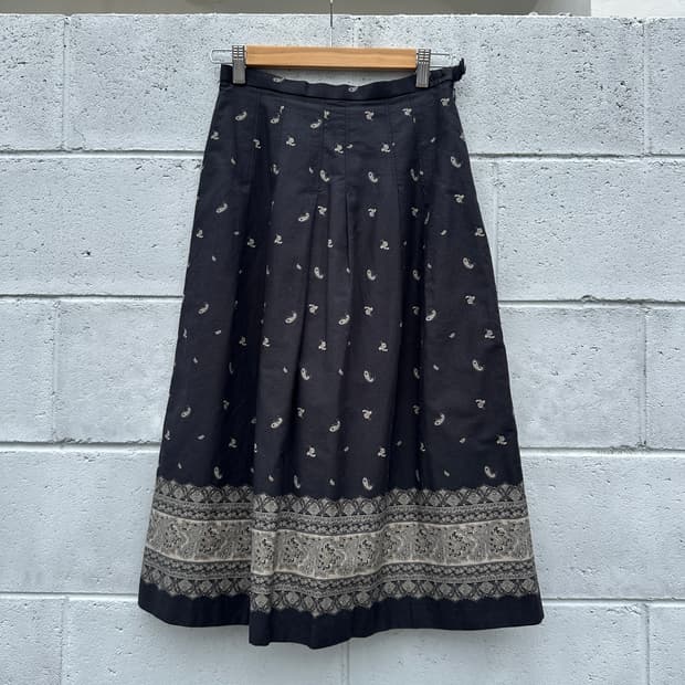 페이즐리 핀턱 스커트