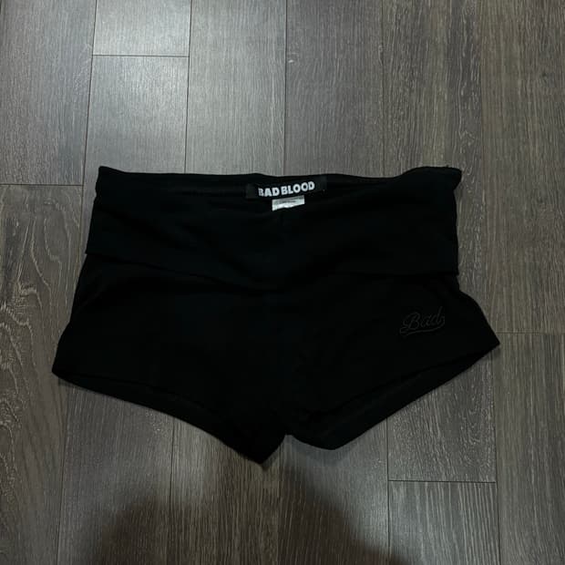 배드블러드 마이크로 쇼츠 블랙 S사이즈