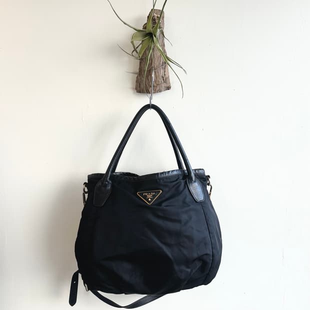 프라다 빈티지 블랙 포코노 가죽끈 숄더백