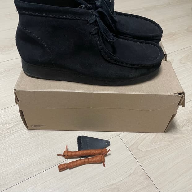 클락스 왈라비 블랙 265