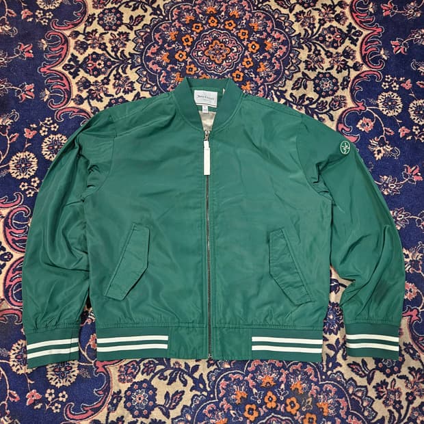 쥬시꾸뛰르 23ss 나일론 골퍼 바시티 자켓 L size