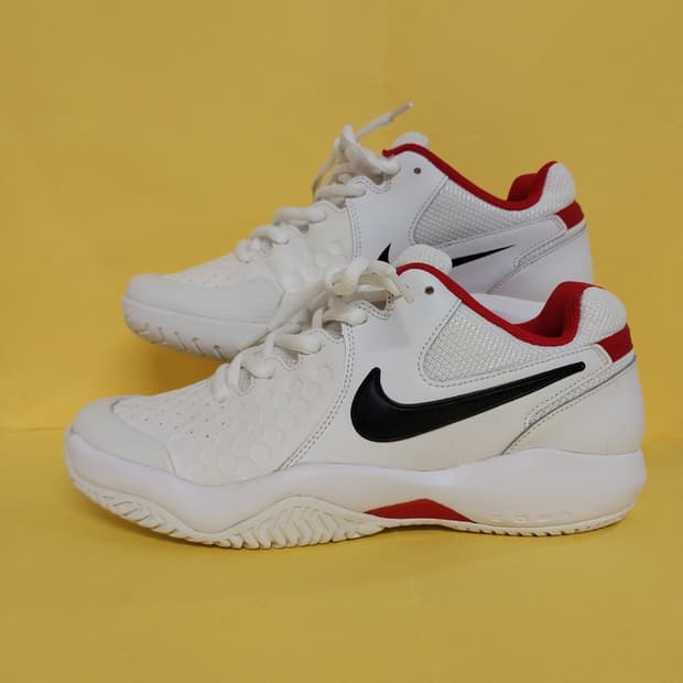 남녀공용 나이키 에어줌 레지스턴스 테니스화, 운동화 (255)