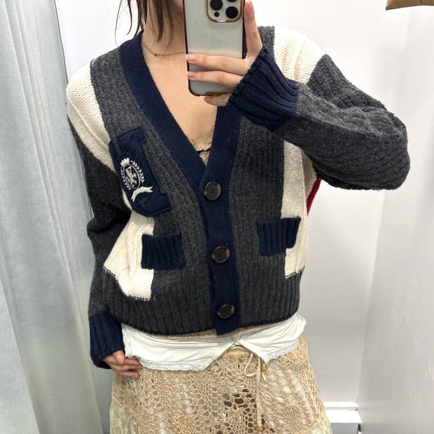 타미힐피거 배색 백로고 가디건