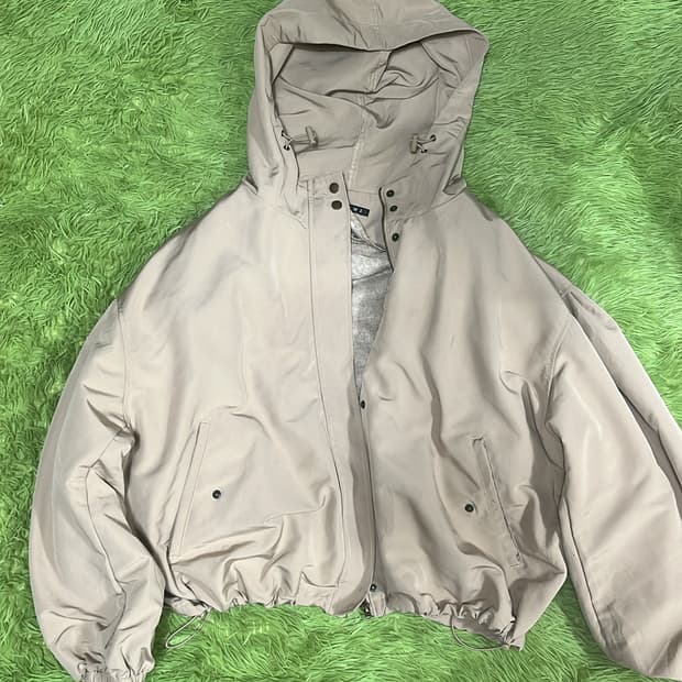 베이지 숏야상 내피탈부착