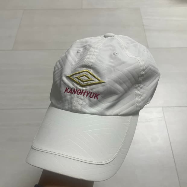 엄브로 강혁 캡