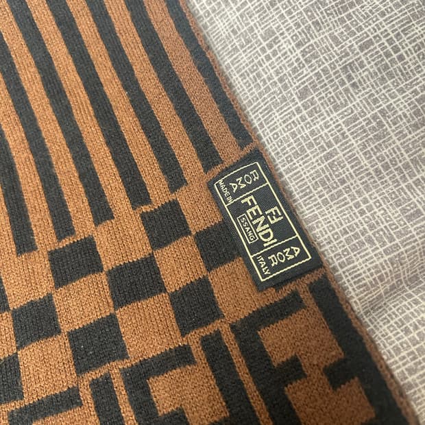 펜디 FF 주카 울 머플러