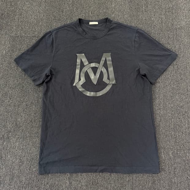 몽클레어 고무 로고 반팔티 
