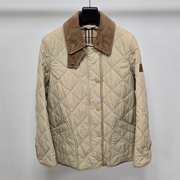 버버리 여성 퀼팅 자켓 xxs사이즈 판매