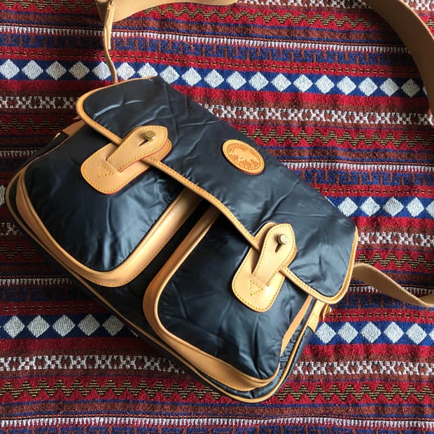 헌팅월드 이태리 크로스백