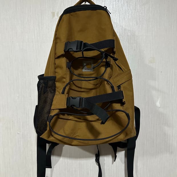 칼하트 킥플립 백팩 카멜/브라운
