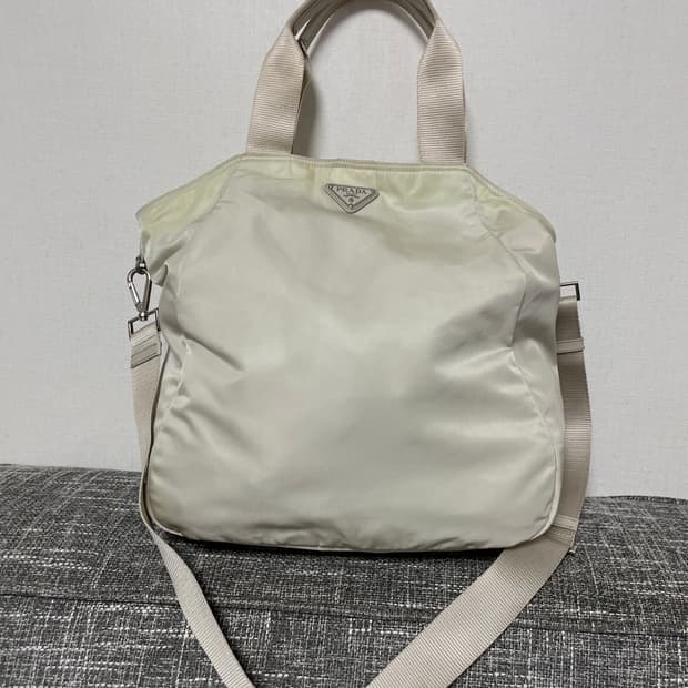 프라다 포코노 아이보리 숄더 크로스백 정품