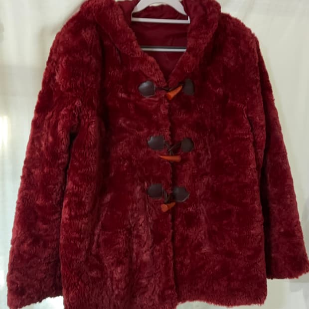 빈티지 레드 후드 퍼 코트