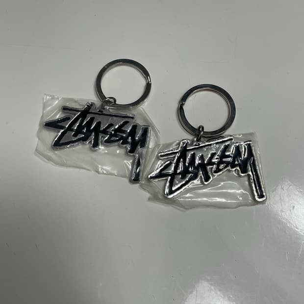 스투시 로고 키링 실버 새상품