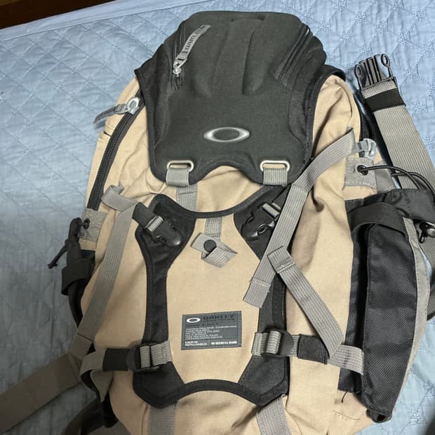 오클리 택티컬 백팩