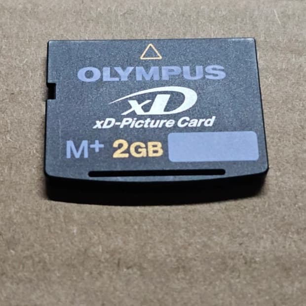 올림푸스 xD-Picture Card 2GB M+ 메모리카드