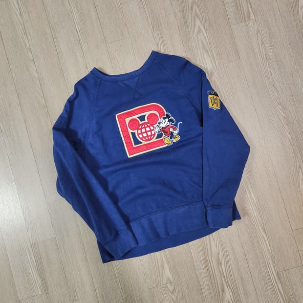 디즈니 원워싱 블루 맨투맨 티셔츠