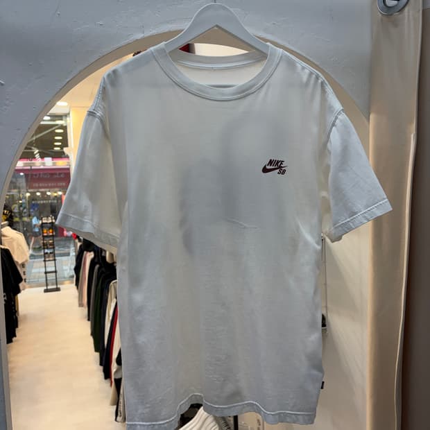 나이키 SB 빅로고 반팔티