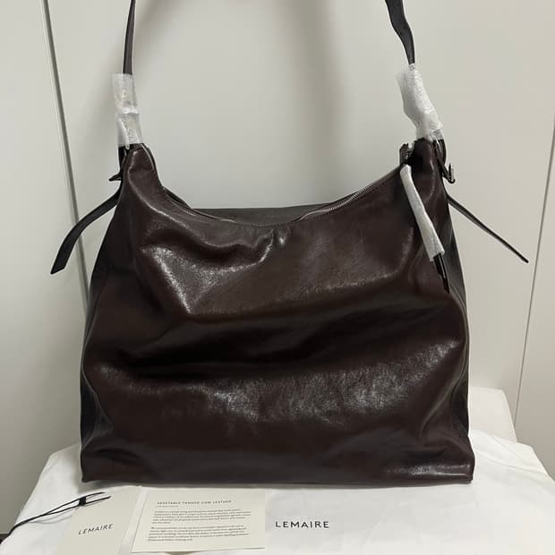 르메르 25fw 벨티드 호보 백/에스프레소