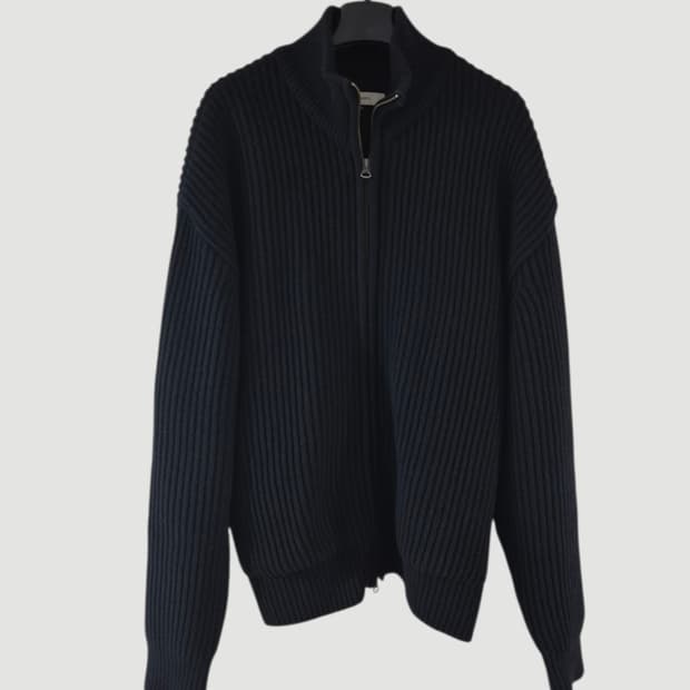 아모멘토 23F/W 울 니트 집업