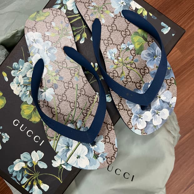 구찌 플로럴 쪼리 260