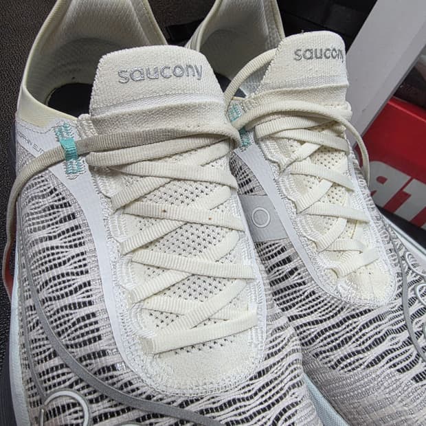 Saucony 엔돌핀 엘리트 2 운동화  /사이즈 290 팔아요 !! 
